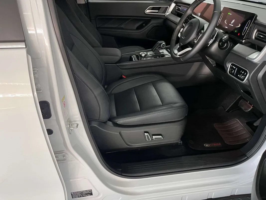 GWM P300 2.4TD LT 4X2 9AT - Image 8