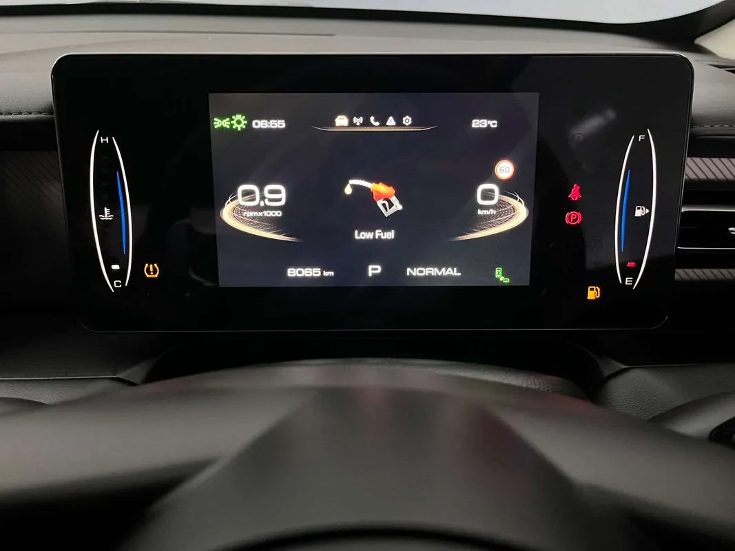 GWM P300 2.4TD LT 4X2 9AT - Image 9