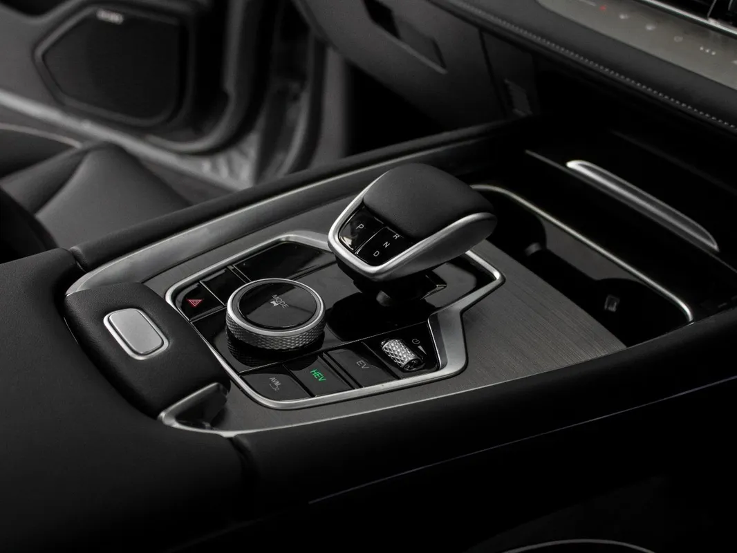 Chery Tiggo 7 1.5T CSH Plus DHT (PHEV) - Image 11