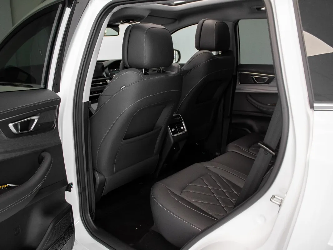 Chery Tiggo 8 Pro 1.6 TGDI Executive Plus DCT - Image 13