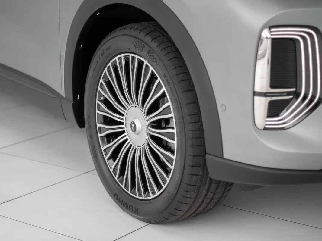 Chery Tiggo 9 1.5T CSH Vanguard AWD (PHEV) - Image 17