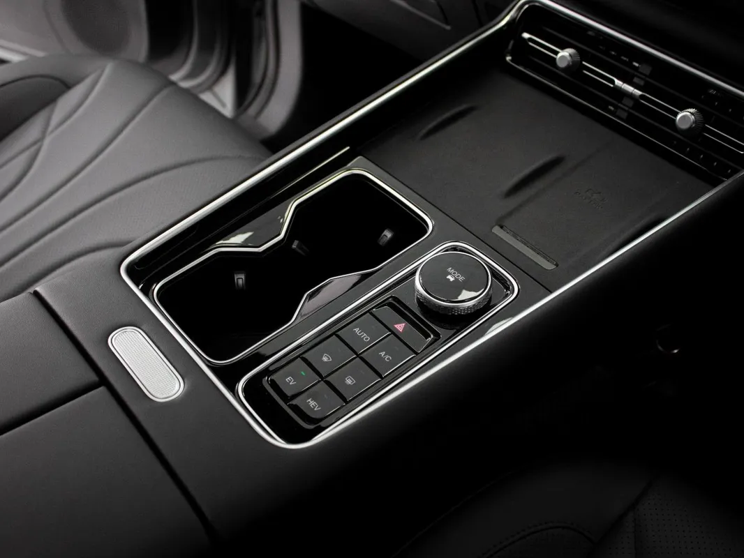 Chery Tiggo 9 1.5T CSH Vanguard AWD (PHEV) - Image 21