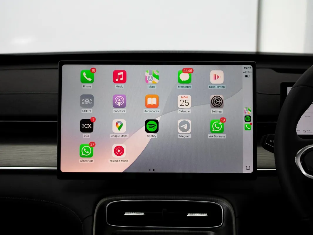 Chery Tiggo 8 1.5T CSH Apex DHT (PHEV) - Image 11