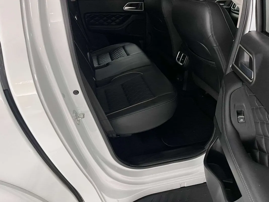 GWM P-Series PV 2.0TD LS Black Edition Auto D/C P/U - Image 7