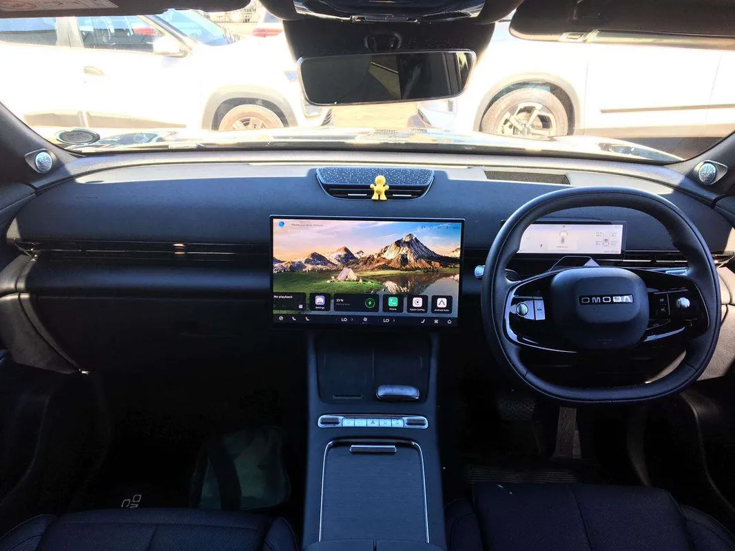 OMODA C7 1.5T SHS PHEV - Image 9