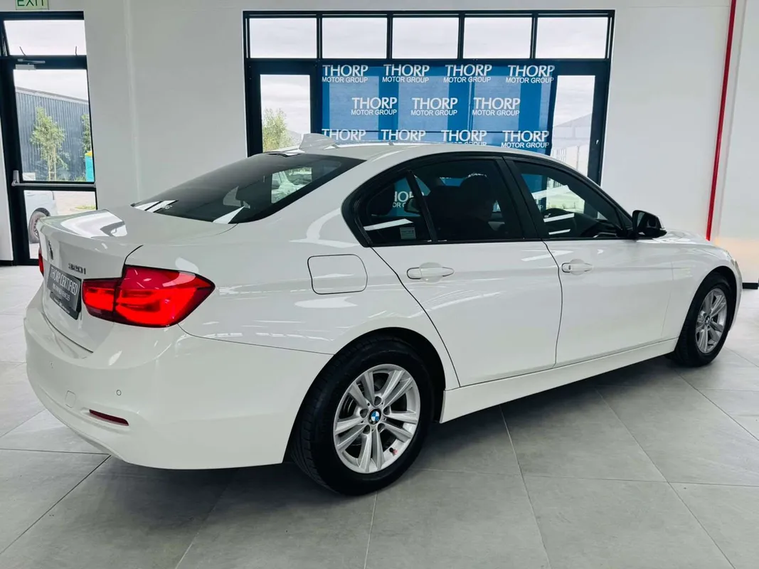 BMW 320i auto - Image 4