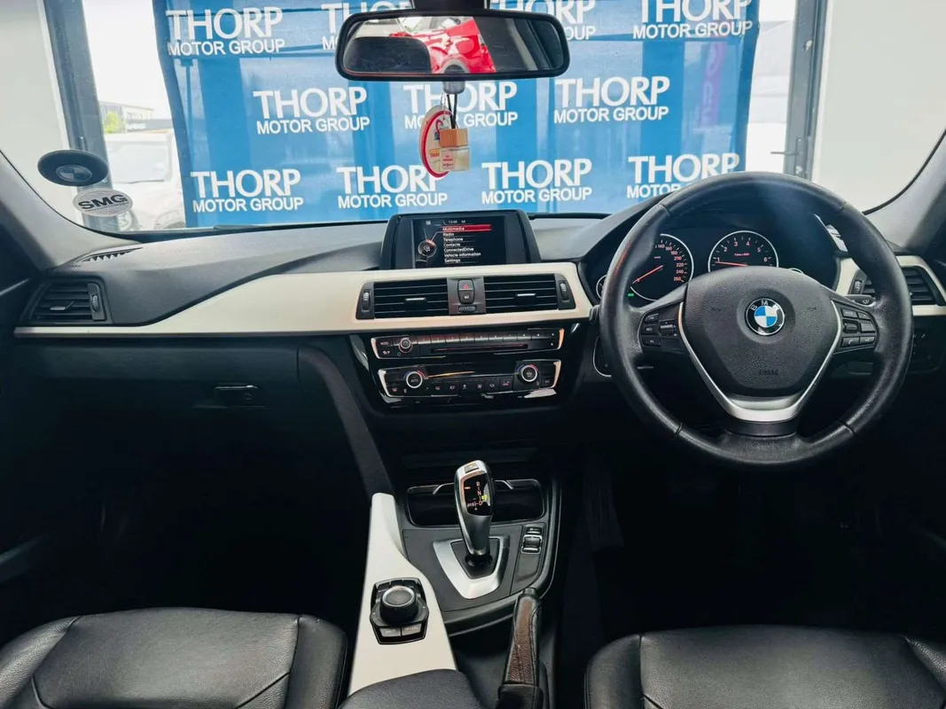 BMW 320i auto - Image 8