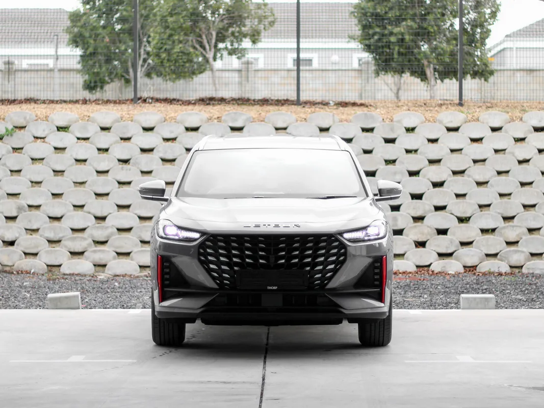 Jetour X70 Plus 1.5T Momentum - Image 2