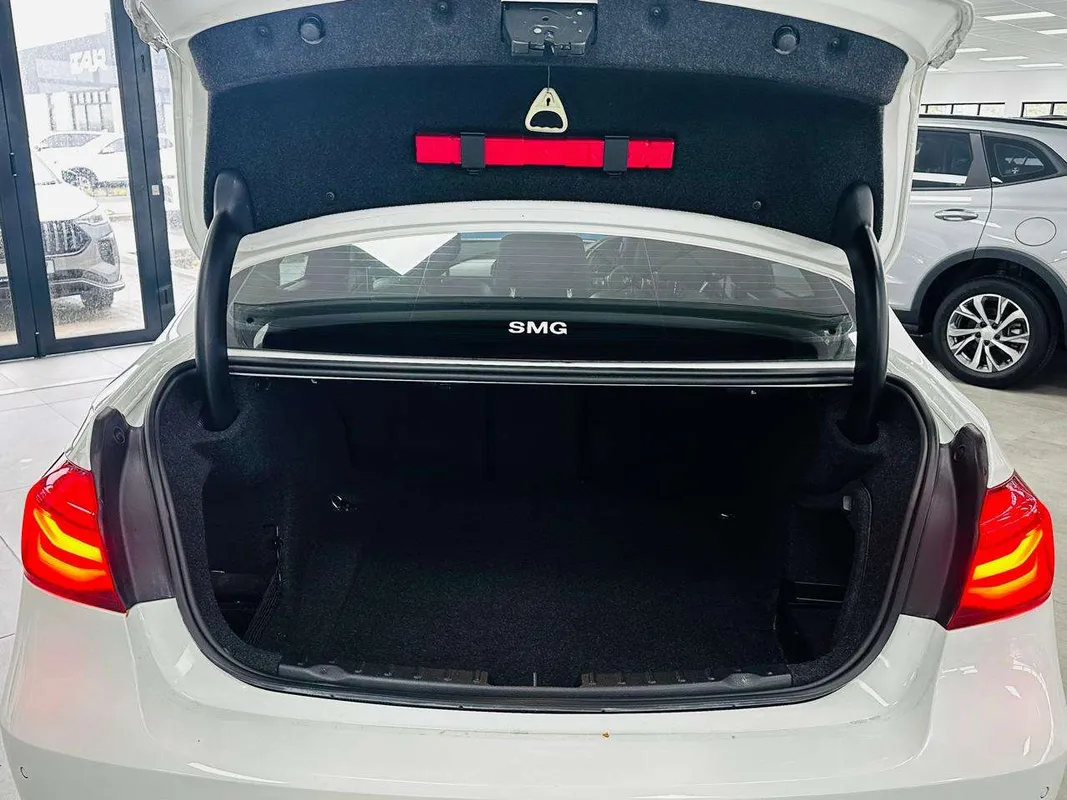 BMW 320i M Sport Auto - Image 7
