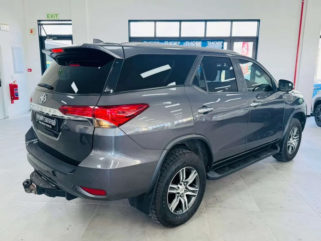 Toyota Fortuner 2.4GD-6 R/B A/T - Image 4