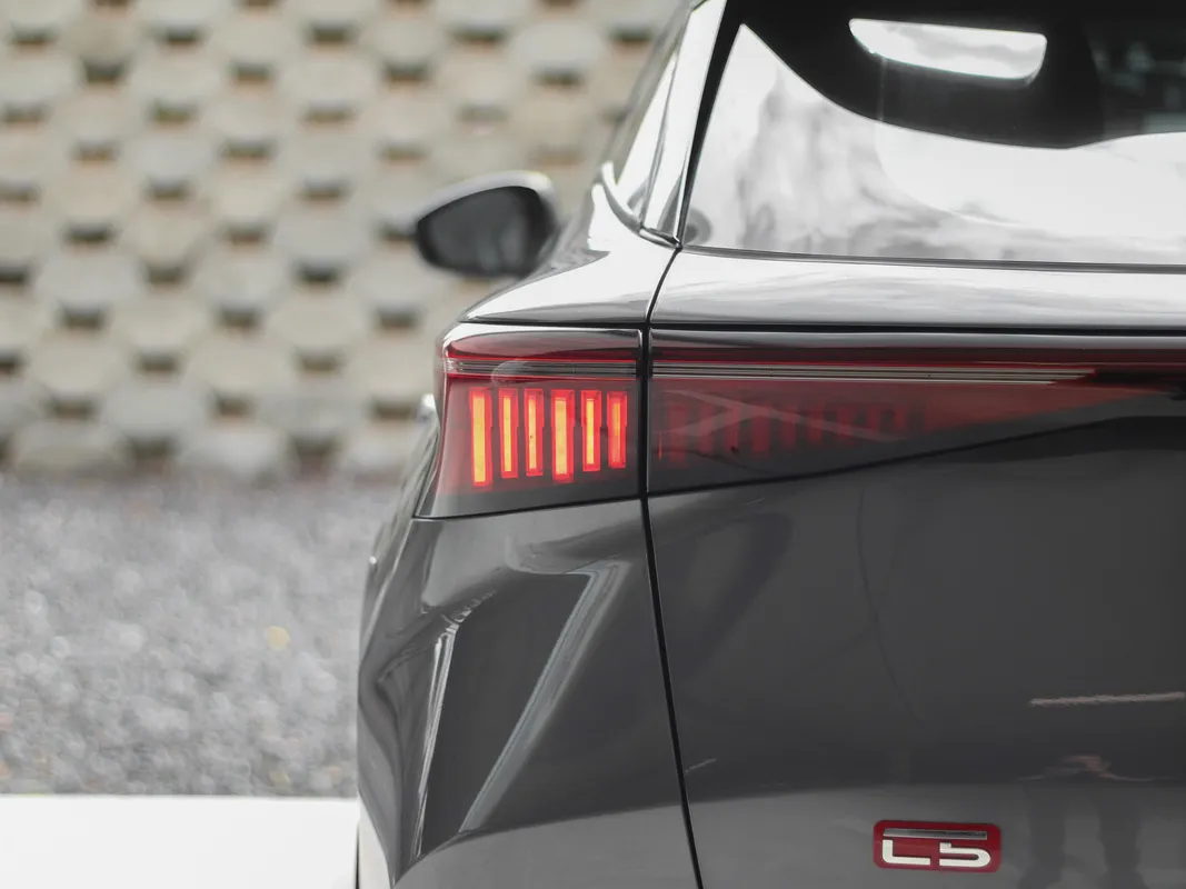 OMODA C5 1.5T Street + - Image 7