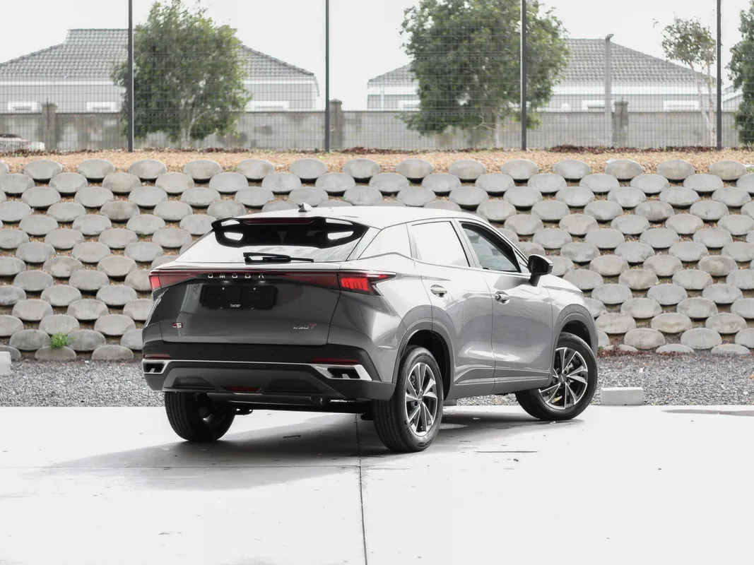 OMODA C5 1.5T Street + - Image 9
