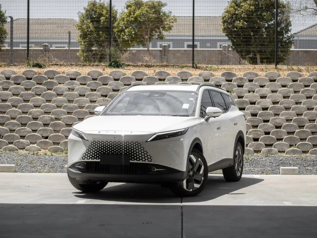 OMODA C7 1.5T SHS PHEV