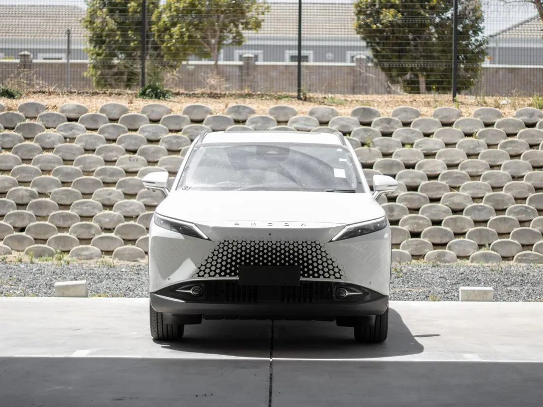 OMODA C7 1.5T SHS PHEV - Image 2