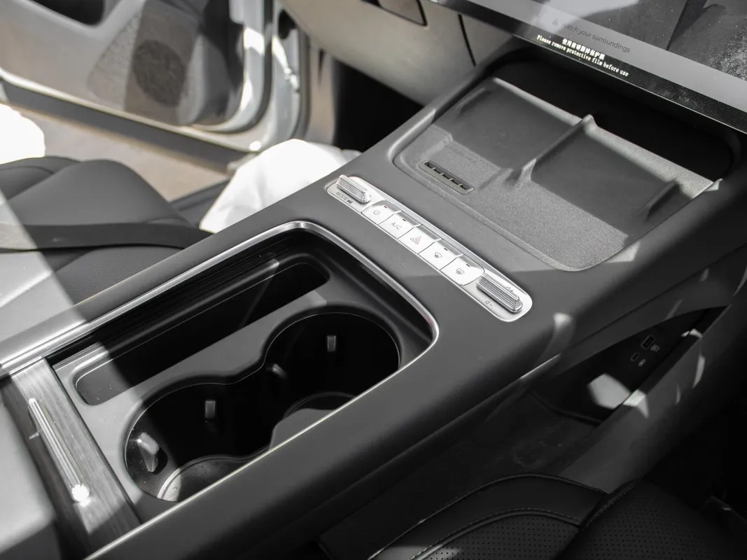 OMODA C7 1.5T SHS PHEV - Image 11
