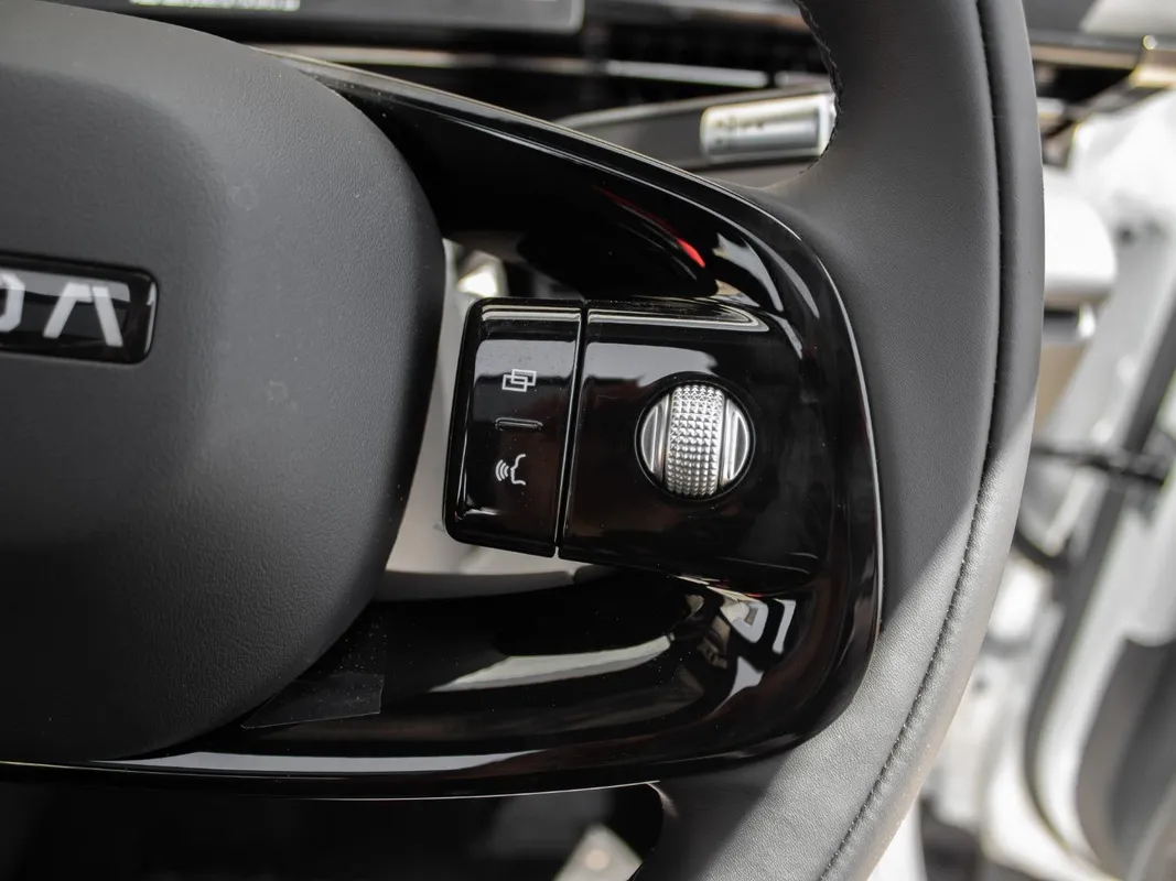 OMODA C7 1.5T SHS PHEV - Image 15
