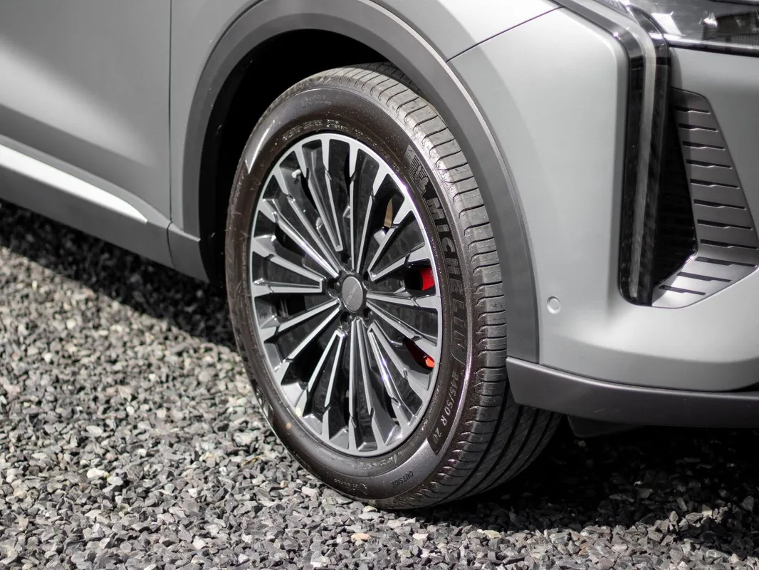 OMODA C9 2.0T Inspire - Image 8