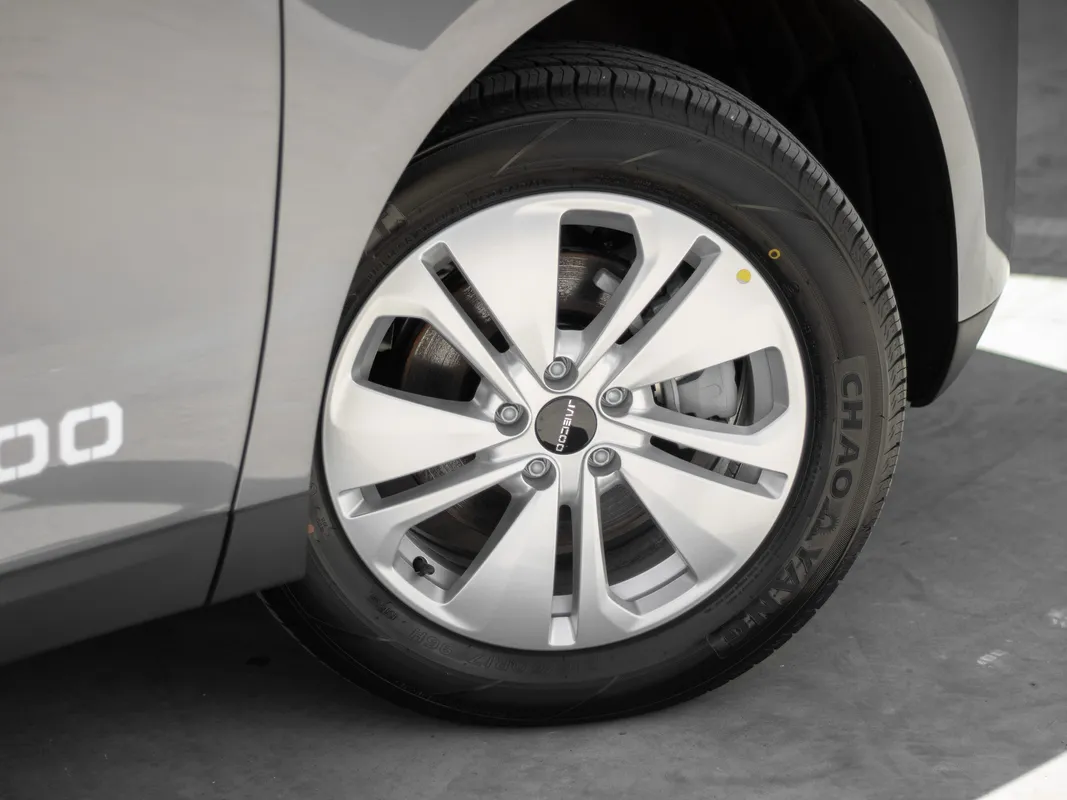 JAECOO J5 1.5T Vortex - Image 8