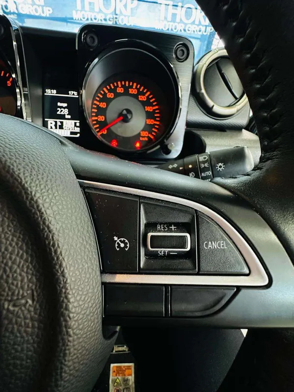 Suzuki Jimny 1.5 GLX AT - Image 11