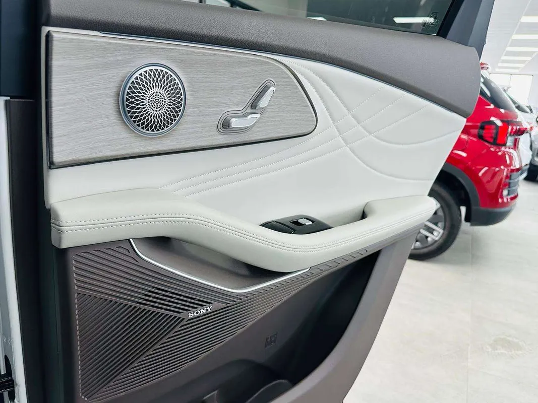 OMODA C9 1.5T AWD PHEV - Image 51