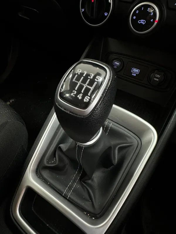Hyundai Venue 1.0 TGDI Motion - Image 12