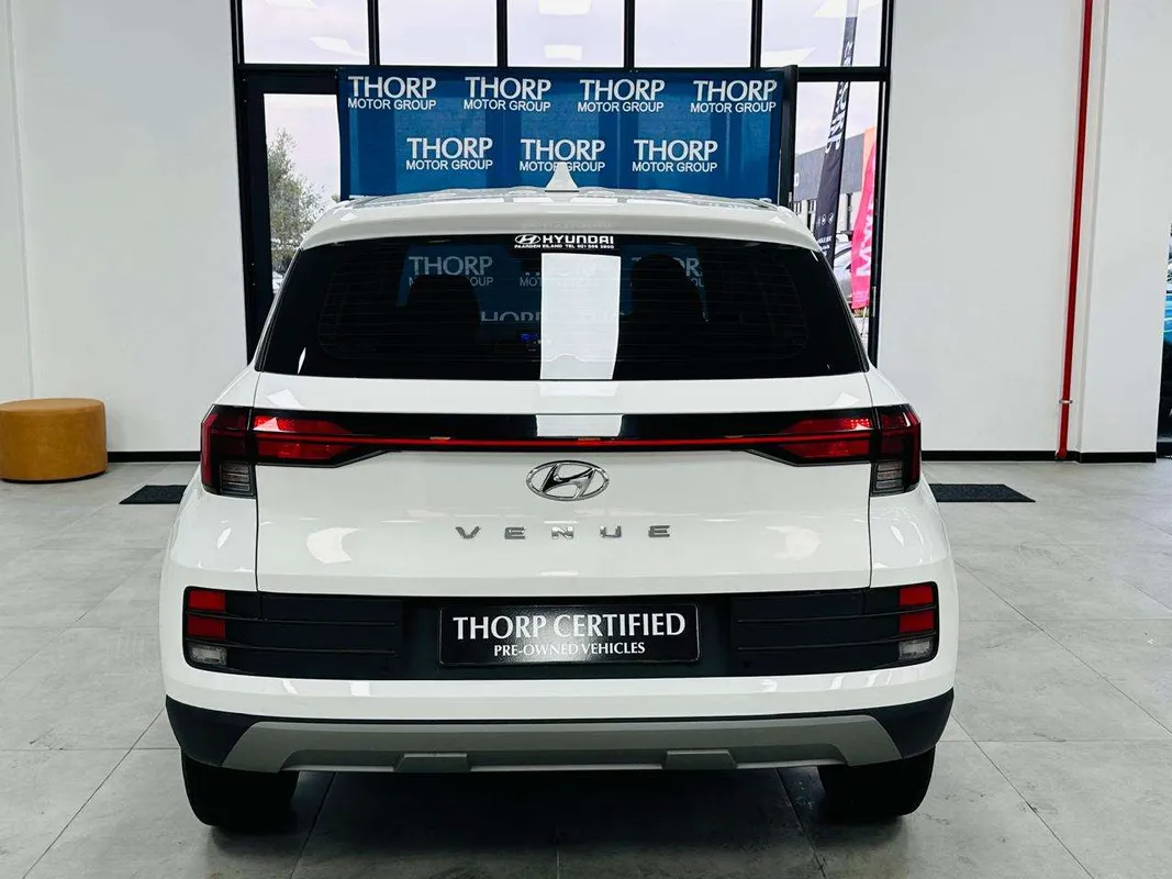 Hyundai Venue 1.2 Premium M/T - Image 5