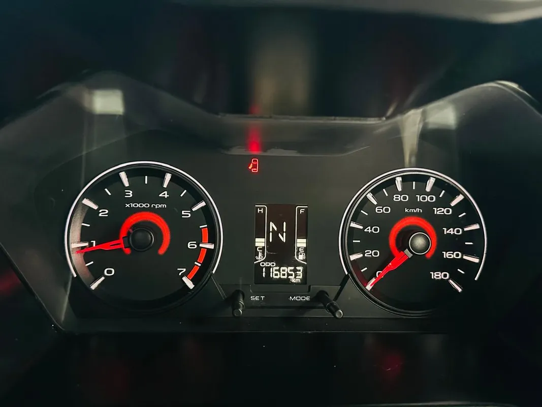 Mahindra KUV100 Nxt K6+ mFalcon Petrol 1.2 - Image 9