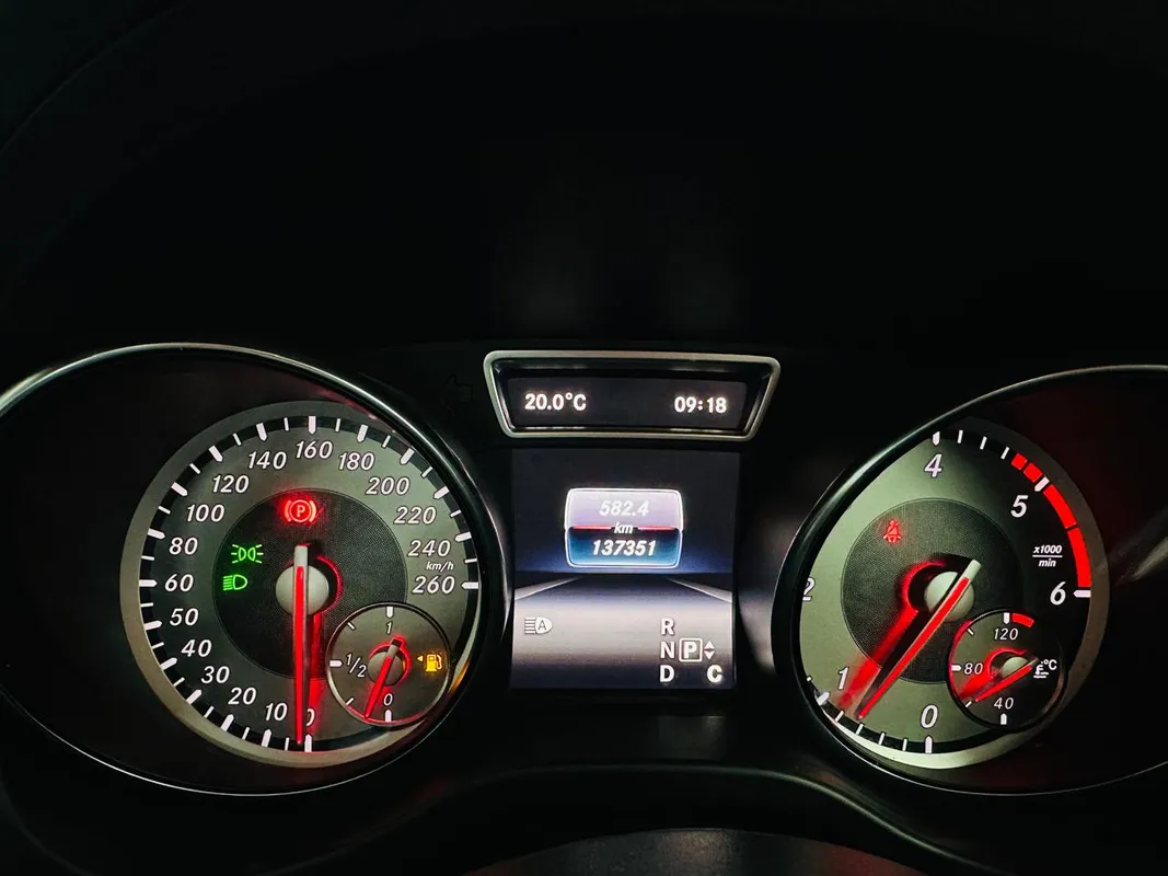 Mercedes-Benz GLA220CDI 4Matic Style - Image 13