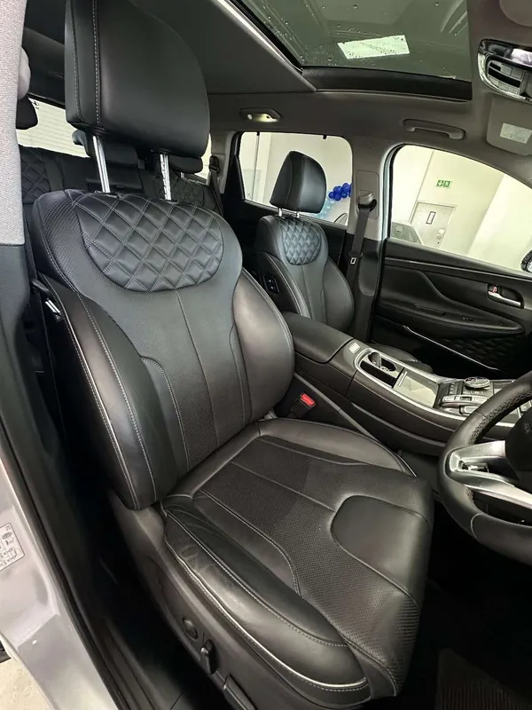 Hyundai Santa-Fe R2.2 AWD Elite DCT (7 Seater) - Image 11