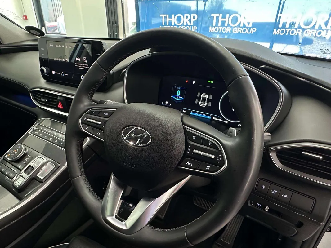 Hyundai Santa-Fe R2.2 AWD Elite DCT (7 Seater) - Image 16