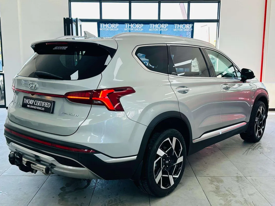Hyundai Santa-Fe R2.2 AWD Elite DCT (7 Seater) - Image 5