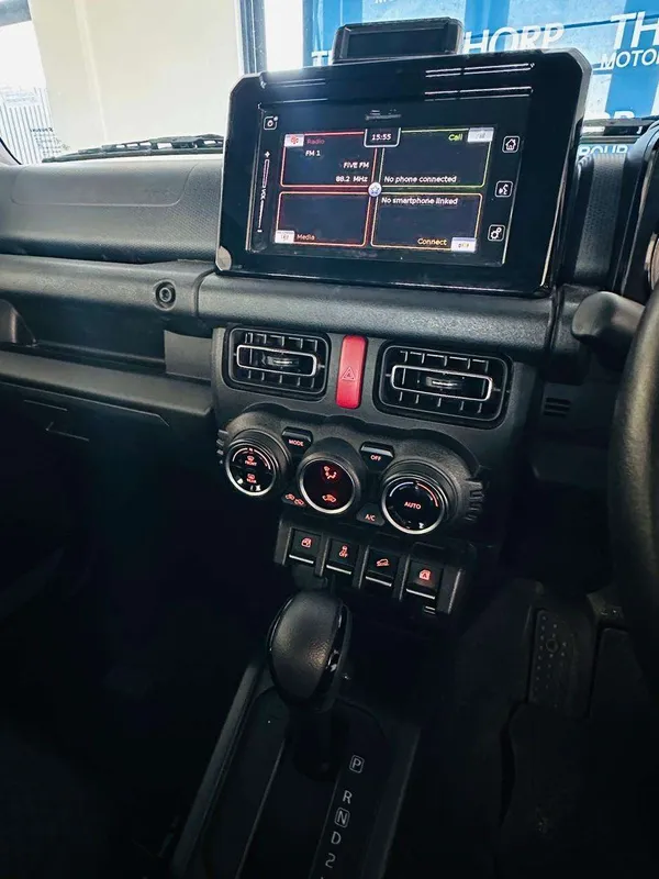 Suzuki Jimny 1.5 GLX AT - Image 16