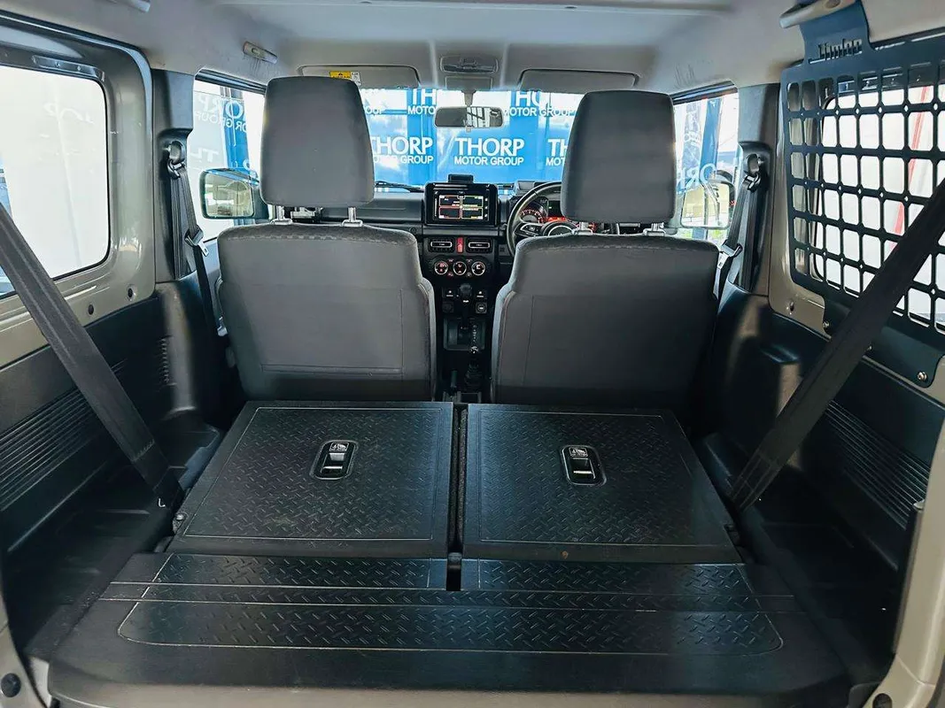 Suzuki Jimny 1.5 GLX AT - Image 5