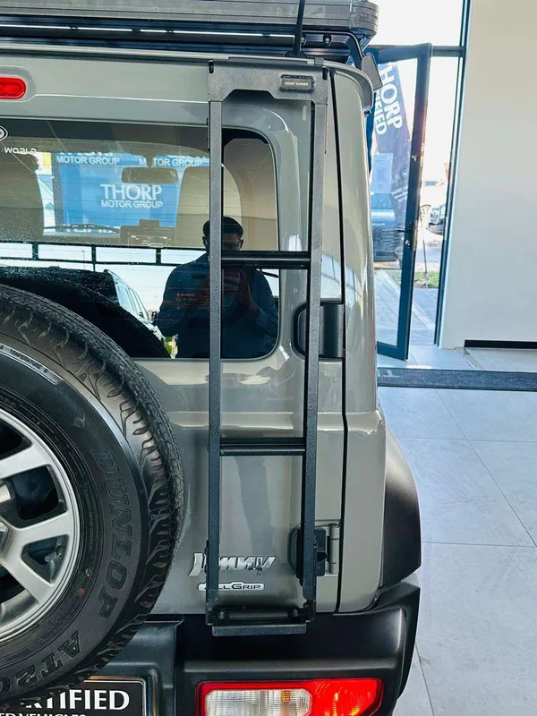 Suzuki Jimny 1.5 GLX AT - Image 7