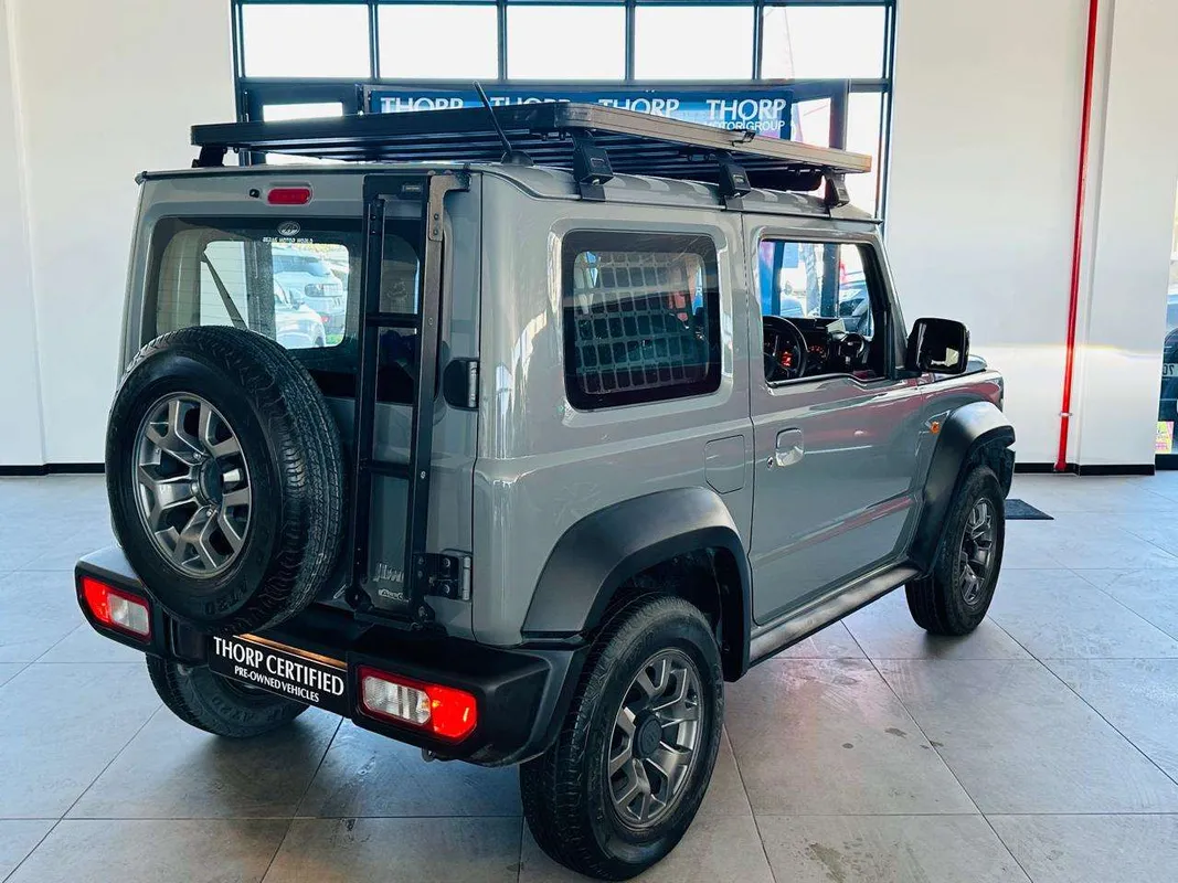 Suzuki Jimny 1.5 GLX AT - Image 8