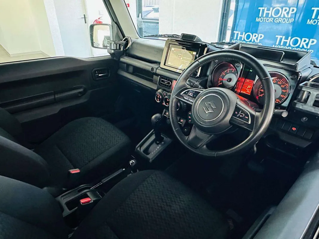 Suzuki Jimny 1.5 GLX AT - Image 9