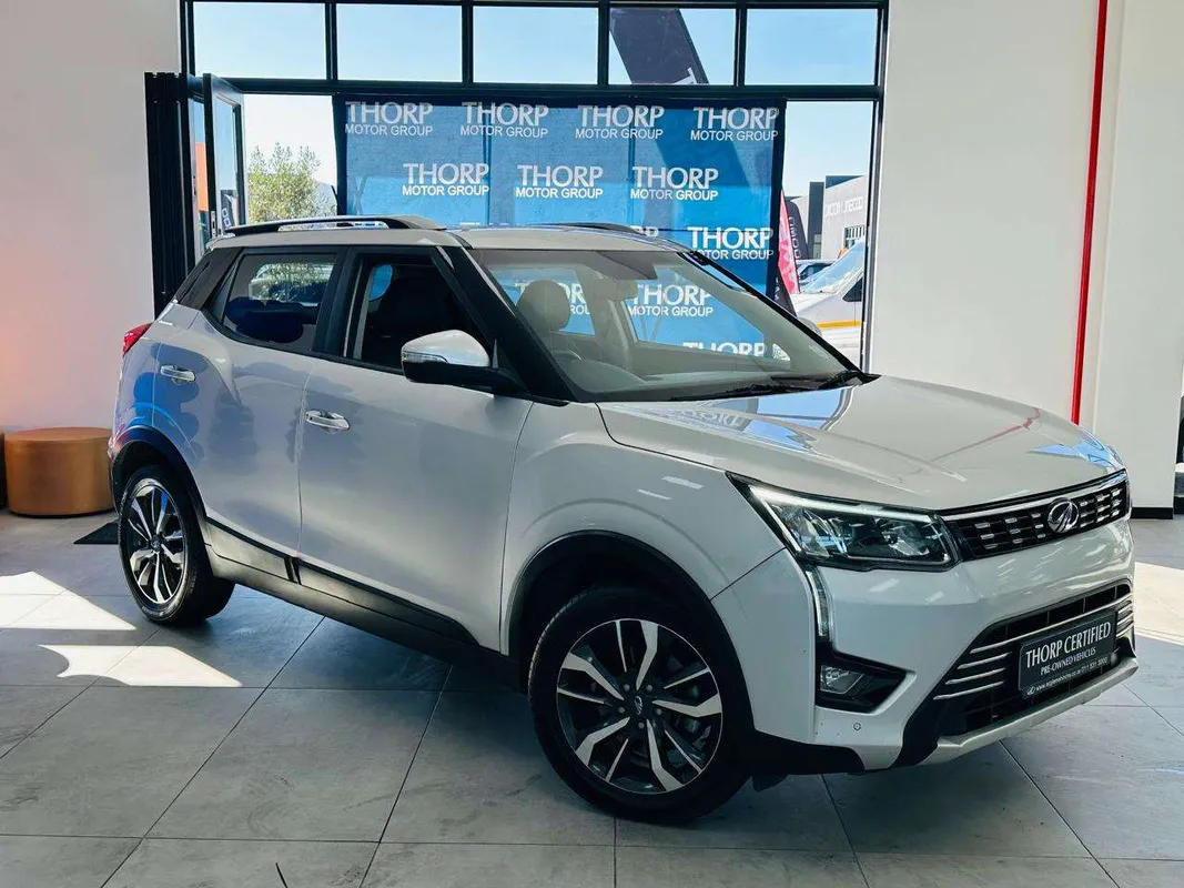Mahindra XUV300 W8 Petrol