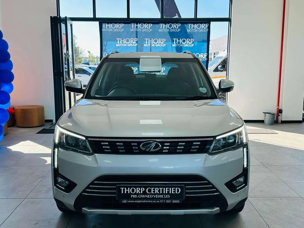 Mahindra XUV300 W8 Petrol - Image 2