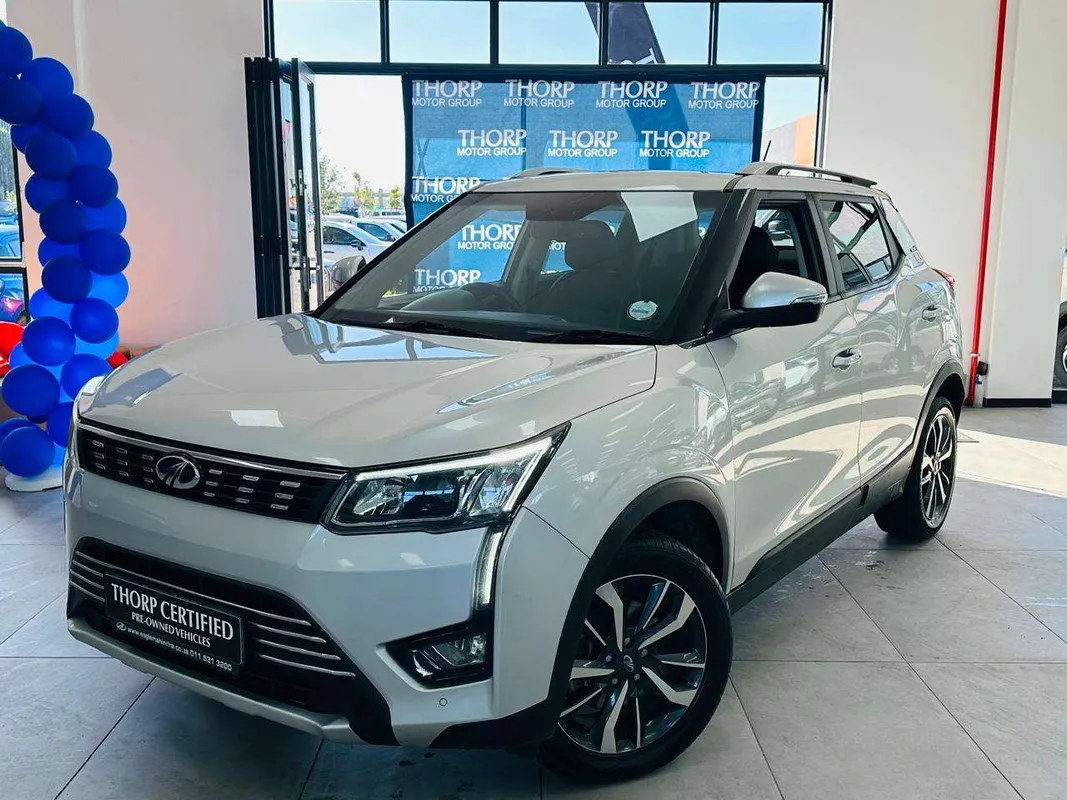 Mahindra XUV300 W8 Petrol - Image 3