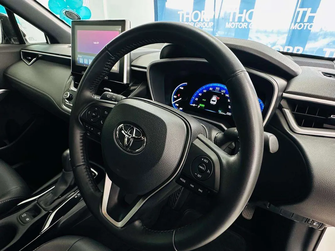 Toyota Corolla Cross 1.8 HEV XS - Image 8