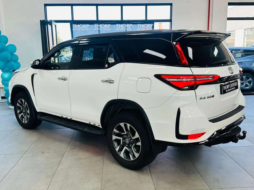 Toyota Fortuner 2.4 GD-6 RB 6AT - Image 3