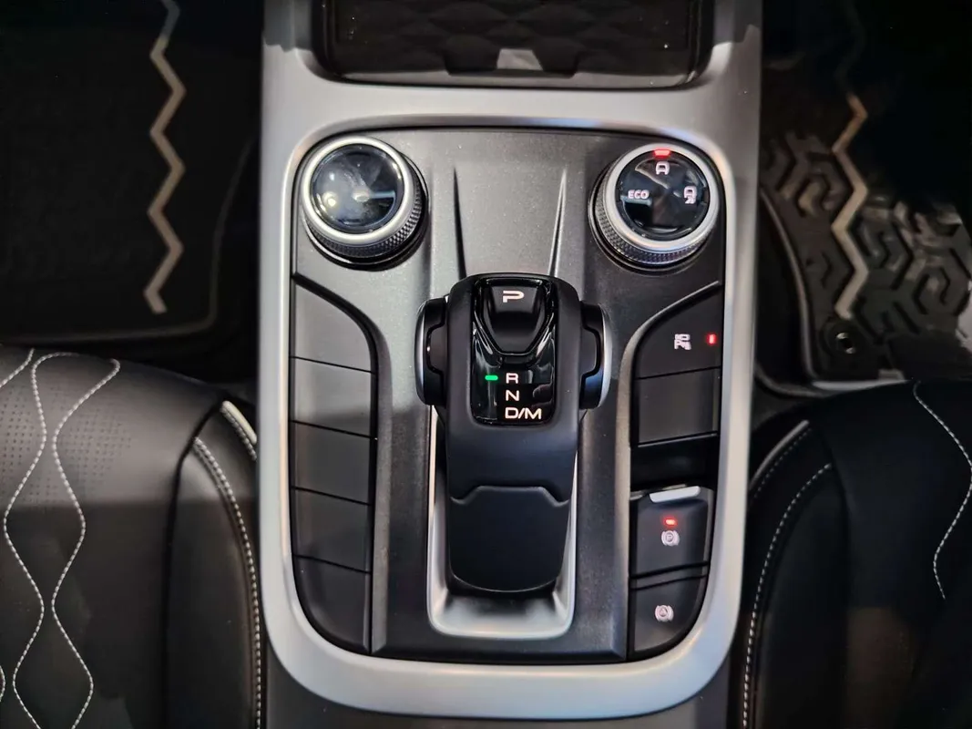 GWM Tank 300 2.4TD 9AT Luxury - Image 11