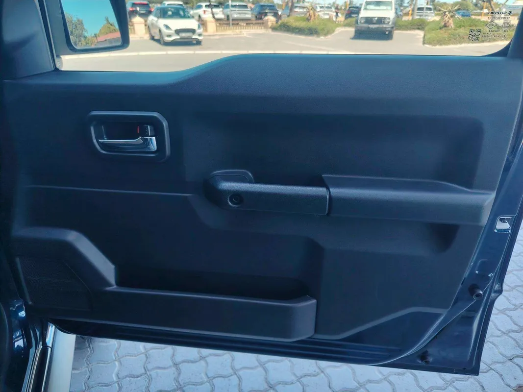 Suzuki Jimny 1.5 GLX Auto 5Dr - Image 6