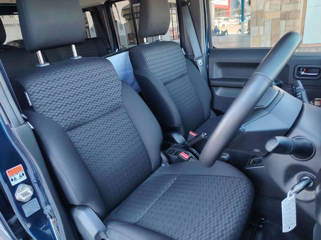 Suzuki Jimny 1.5 GLX Auto 5Dr - Image 9