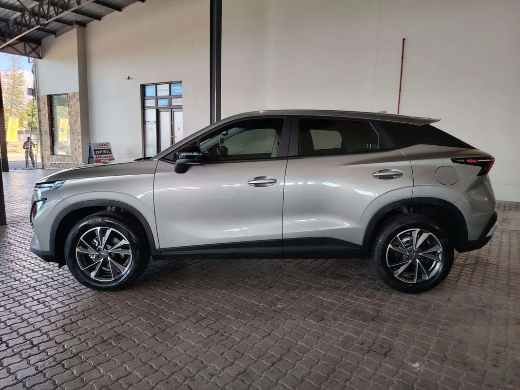 OMODA C5 1.5T Street + - Image 3