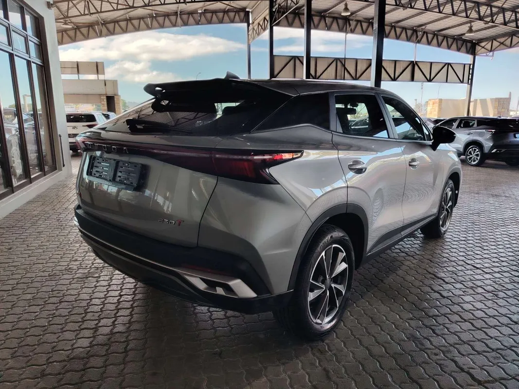 OMODA C5 1.5T Street + - Image 4