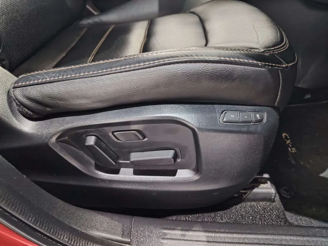 Mazda CX-5 2.2DE AWD Akera - Image 9