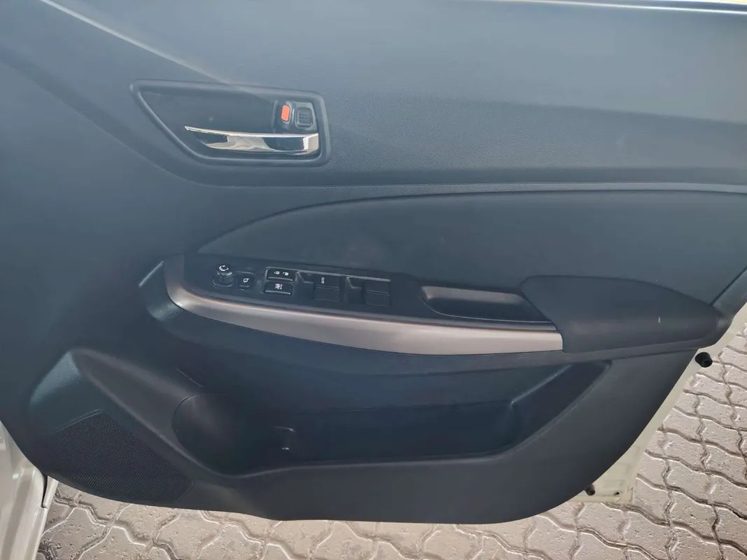 Suzuki Swift 1.2 GLX - Image 6