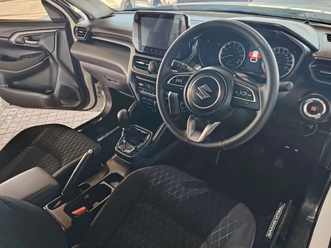 Suzuki Grand Vitara 1.5 GL - Image 9