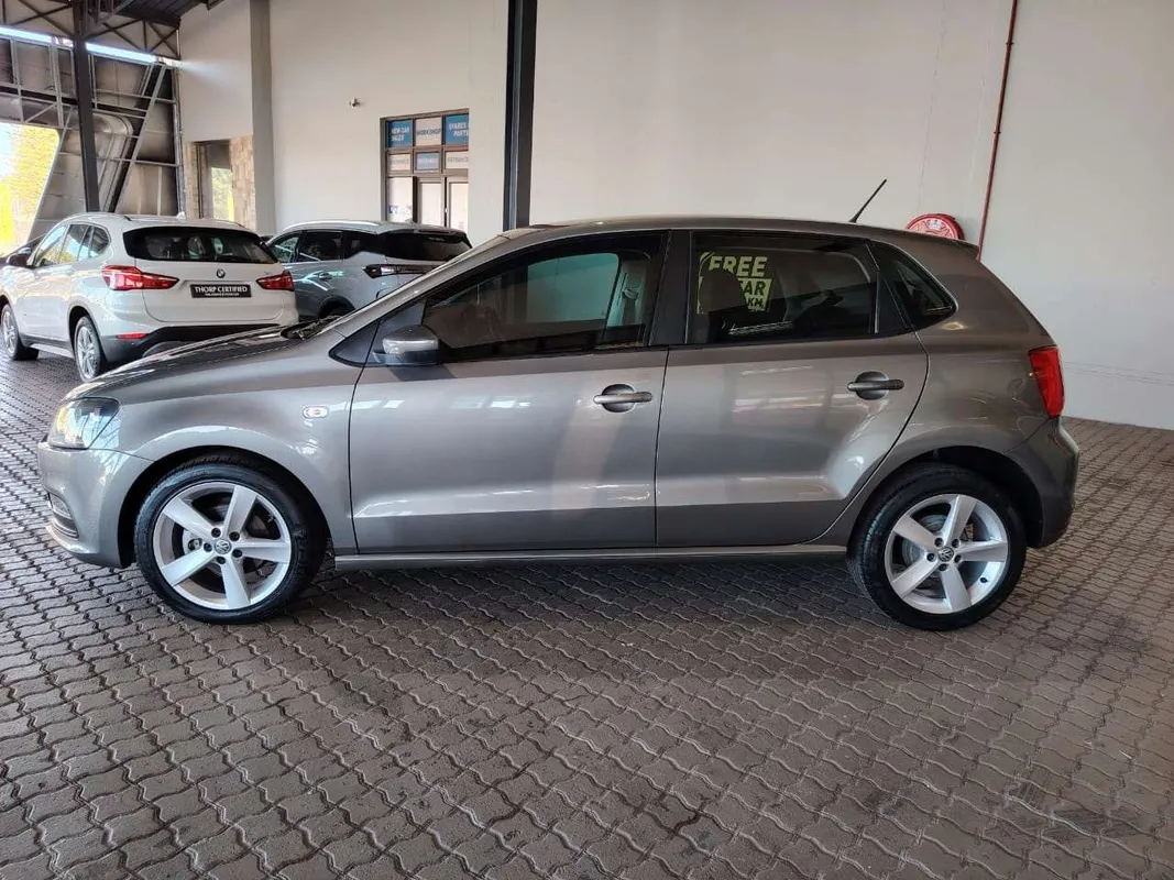 Volkswagen Polo Vivo hatch 1.6 Highline - Image 7